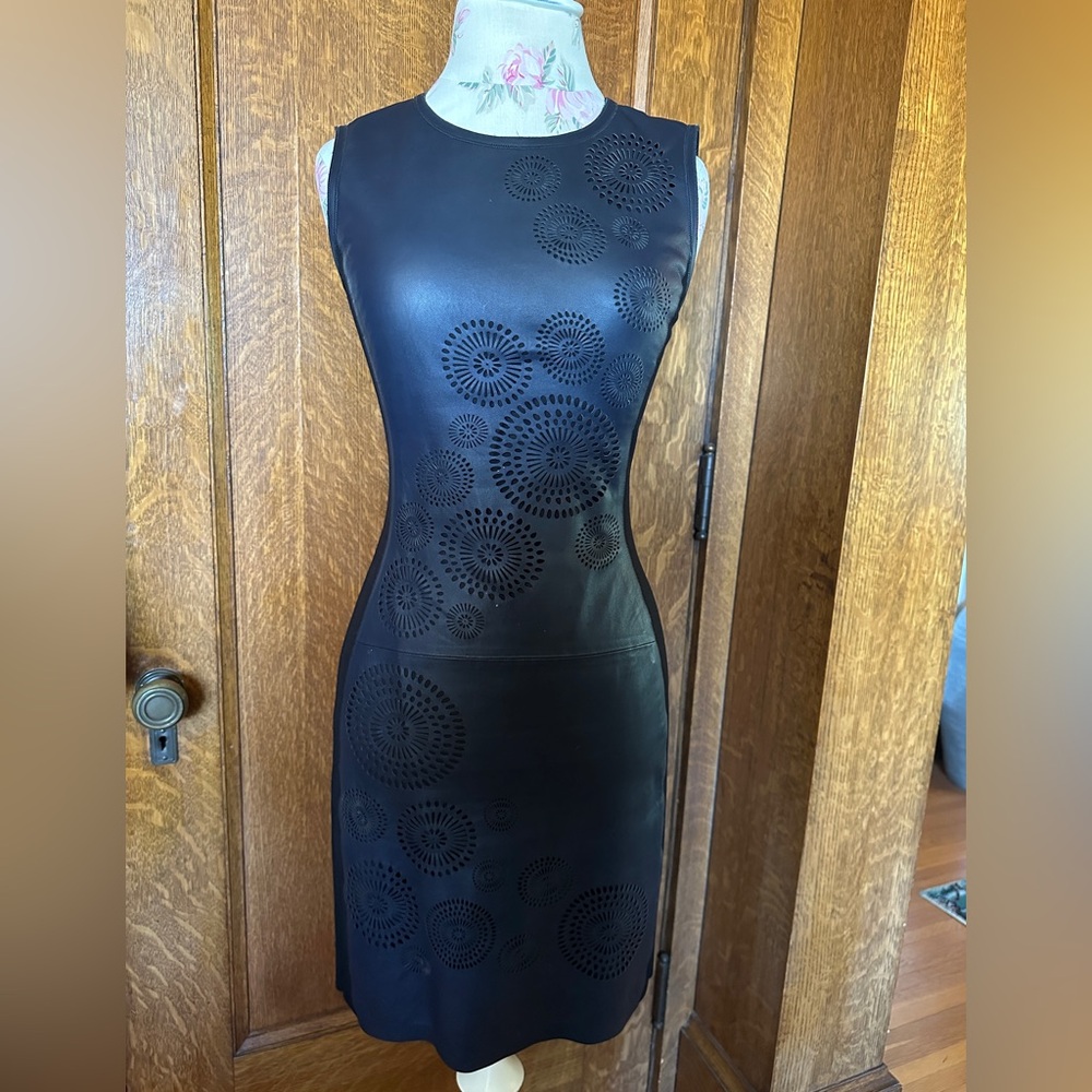 Elie Tahari navy blue/black lamb leather dress with Floral design, Size 0 - Picture 2 of 13